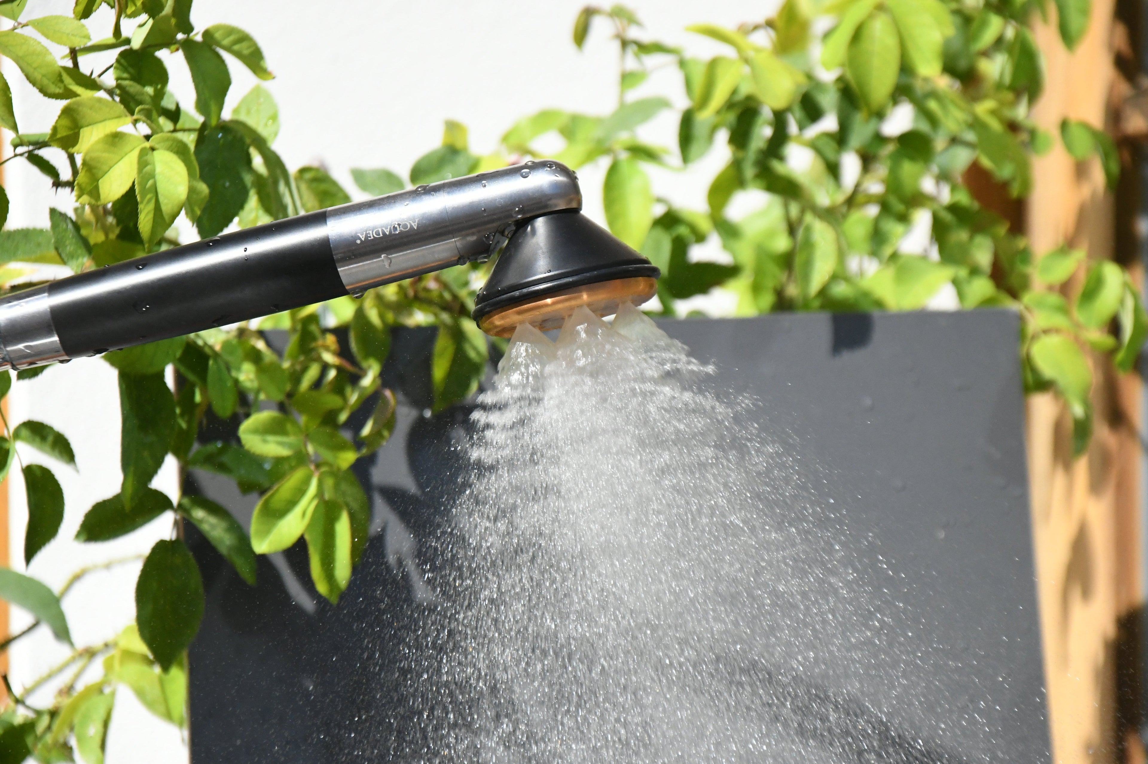 Aquadea vortex shower fine mist in the garden – AquaJet