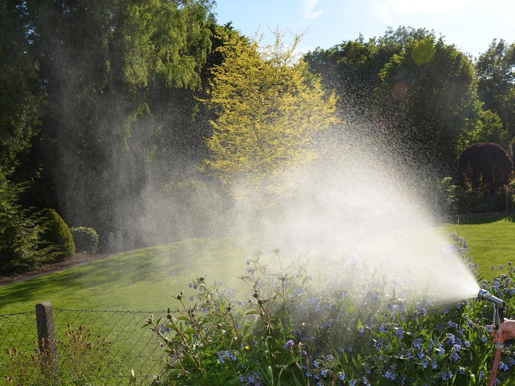 Fine spray mist of the AquaJet crystal vortex shower